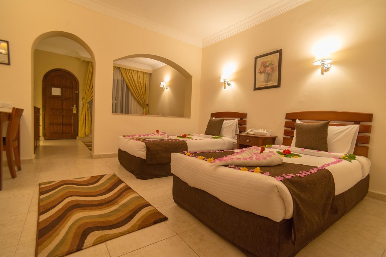 Double or Twin Room,1096395771:JPEG